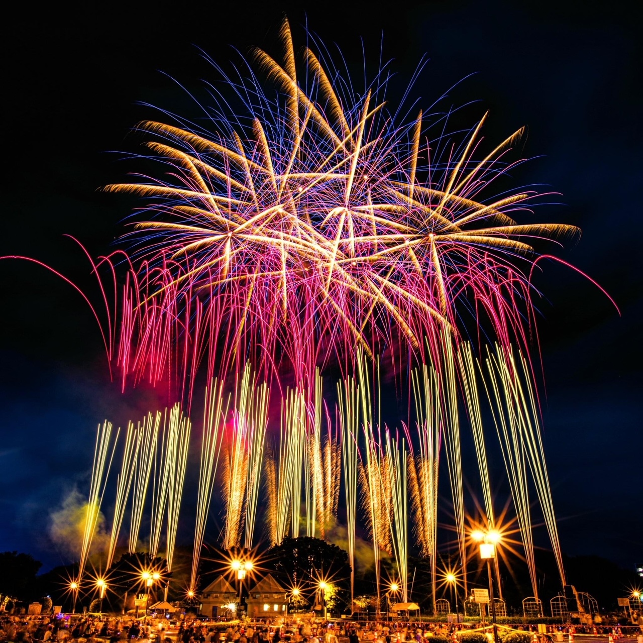 富士市】7月23日は「富士まつり」が開催！夜空に花火が上がり